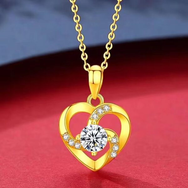 Womens 18k gold necklace diamond heart-shaped necklace fashionable new pendant AU750 gold inlaid gemstone jewelry